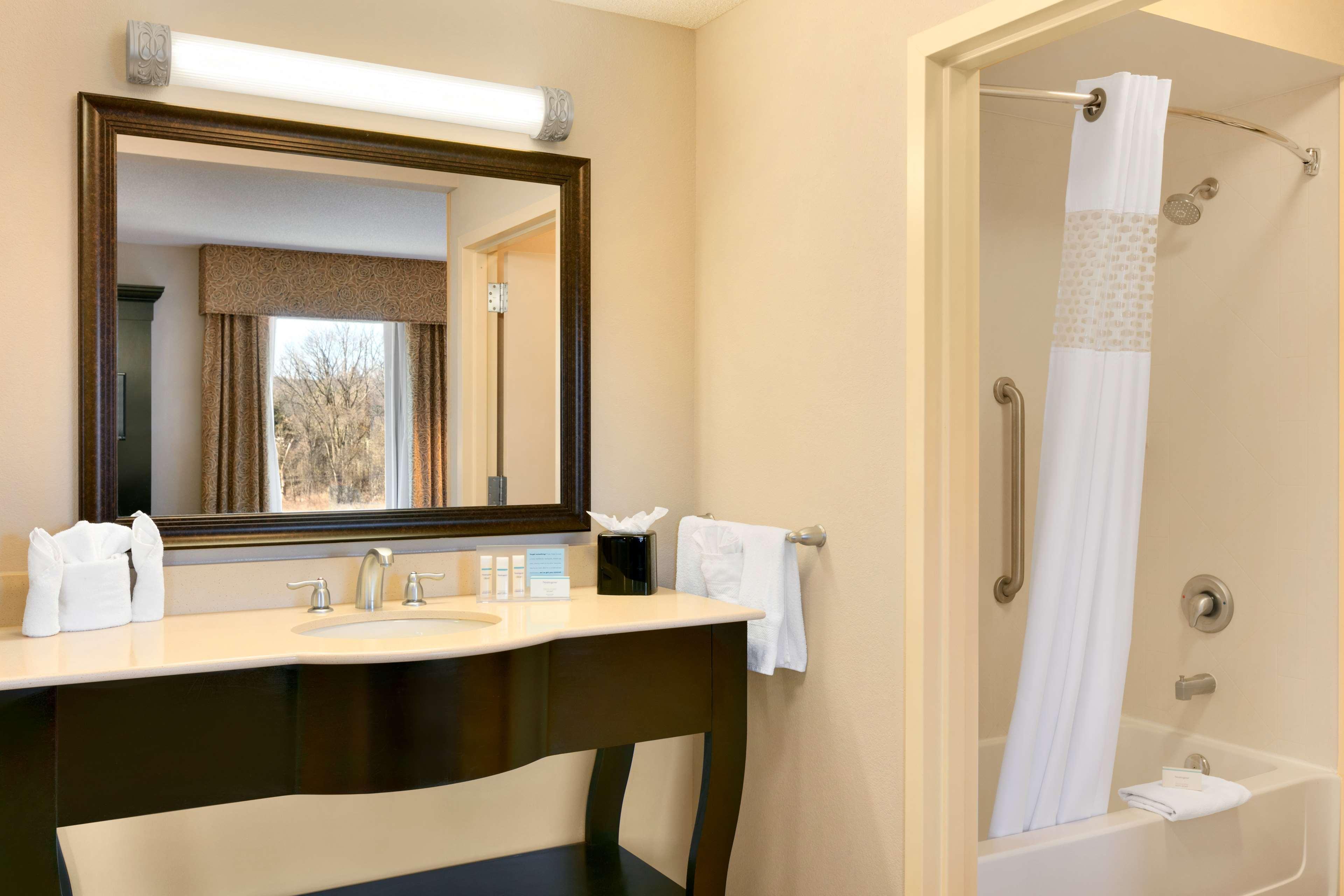 Hampton Inn & Suites Mahwah Extérieur photo